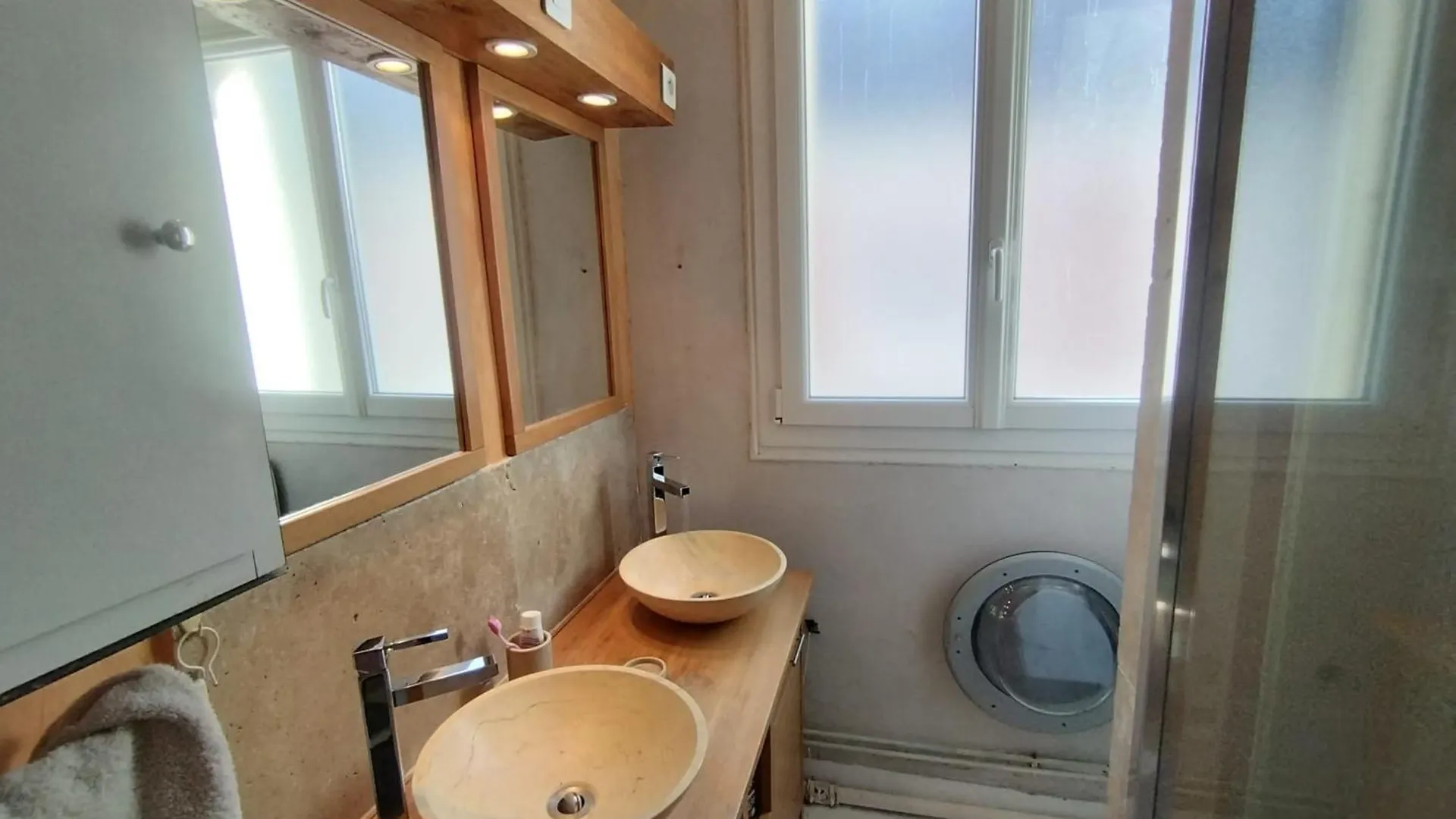 Apartament Spacious Nest Facing Square Maurice Gardette Paryż
