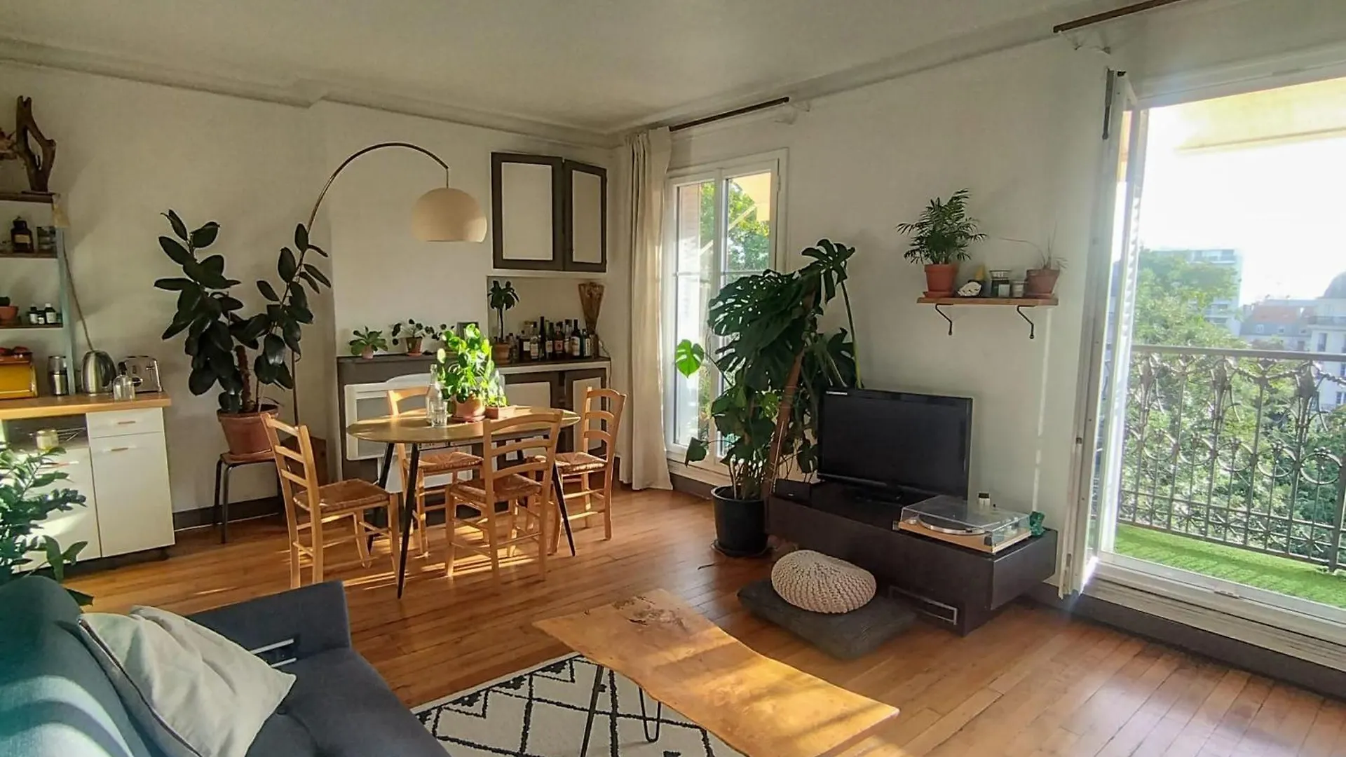 Spacious Nest Facing Square Maurice Gardette Apartment Paris 0*,